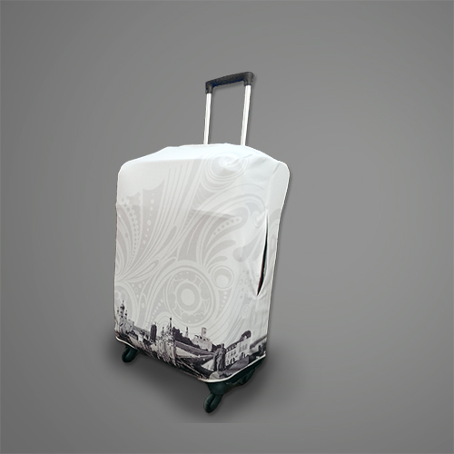 Чехол на чемодан с логотипом интерлок, снизу молния